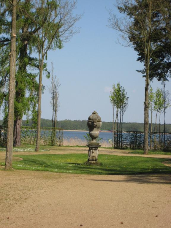 Schloss-Und Seeblick Apartment Rheinsberg Eksteriør billede